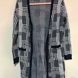 Black & White Patterned Open-Front Women's Cardigan Sweater
